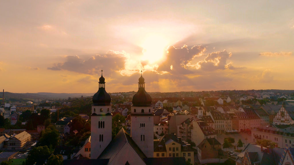 Stadtansicht Johanneskirche mit Rathaus